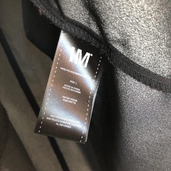 It’s Me black sleeveless blouse women’s - Picture 3 of 5